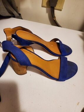Women's shoes